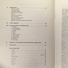 English Smocking Booklet Grace L Knott Doris George and James Webb 1989 44 Pages