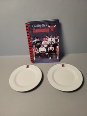 Chicago Bulls Cooking Up a Championship by Morris Press HC 1994 & 2 Plates