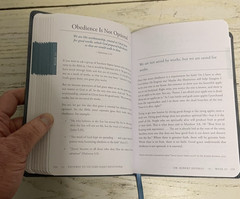 Pathway To Victory Daily Devotional Book Leatherette Dr Robert Jeffress 2022
