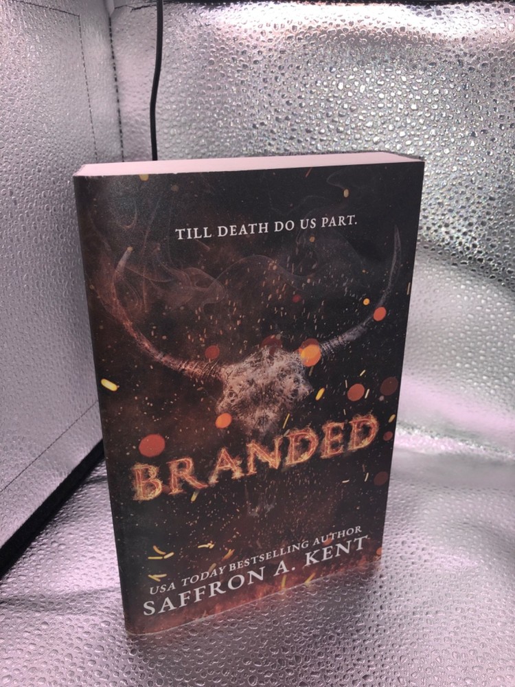 Saffron A. Kent – BRANDED (2025, Trade Paperback) SEE DESCRIPTION