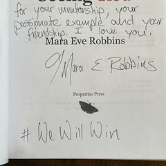 Seeing Red *SIGNED by Mara Eve Robbins (English) Paperback Book