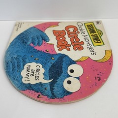 Vintage Sesame Street Cookie Monster Circle Book Golden Shape Book 1972 CTW
