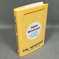 Digital Minimalism: Choosing a Focused – Hardcover, by Newport Cal – VERY GOOD