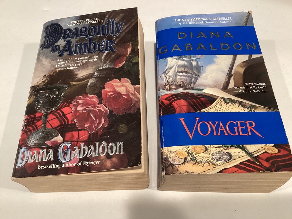 2 Diana Gabaldon Paperback Novels “Dragonfly In Amber” (1993) & “Voyager” (1994)