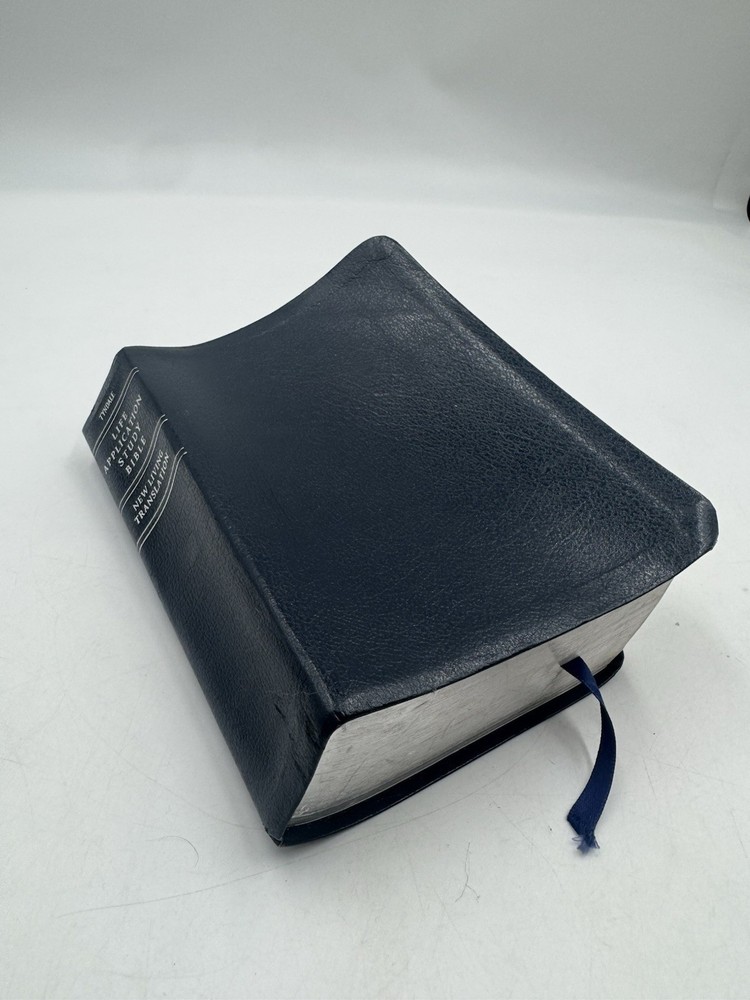 Tyndale Life Application Study Bible NLT New Living Translation Bonded Leather