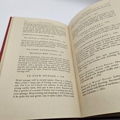 Court Favourites By Elizabeth Craig 1953 DJ HB Andre Deutsch