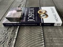 Leading the Way Through Joshua by Michael Youssef (2013, Trade Paperback)