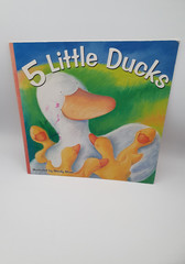5 Little Ducks Illustrated by Wendy Straw large edition (Paperback, 2009)
