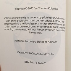 Carmen’s Worldwide Kitchen – English/Spanish Cookbook by Carmen Kolenda 342 p VG