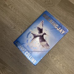 Mockingjay Hunger Games Trilogy Book 3 Suzanne Collins Paperback Novel