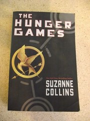 2 pb book lot: The Hunger Games (Bk1) & Catching Fire (Bk2). Suzanne Collins