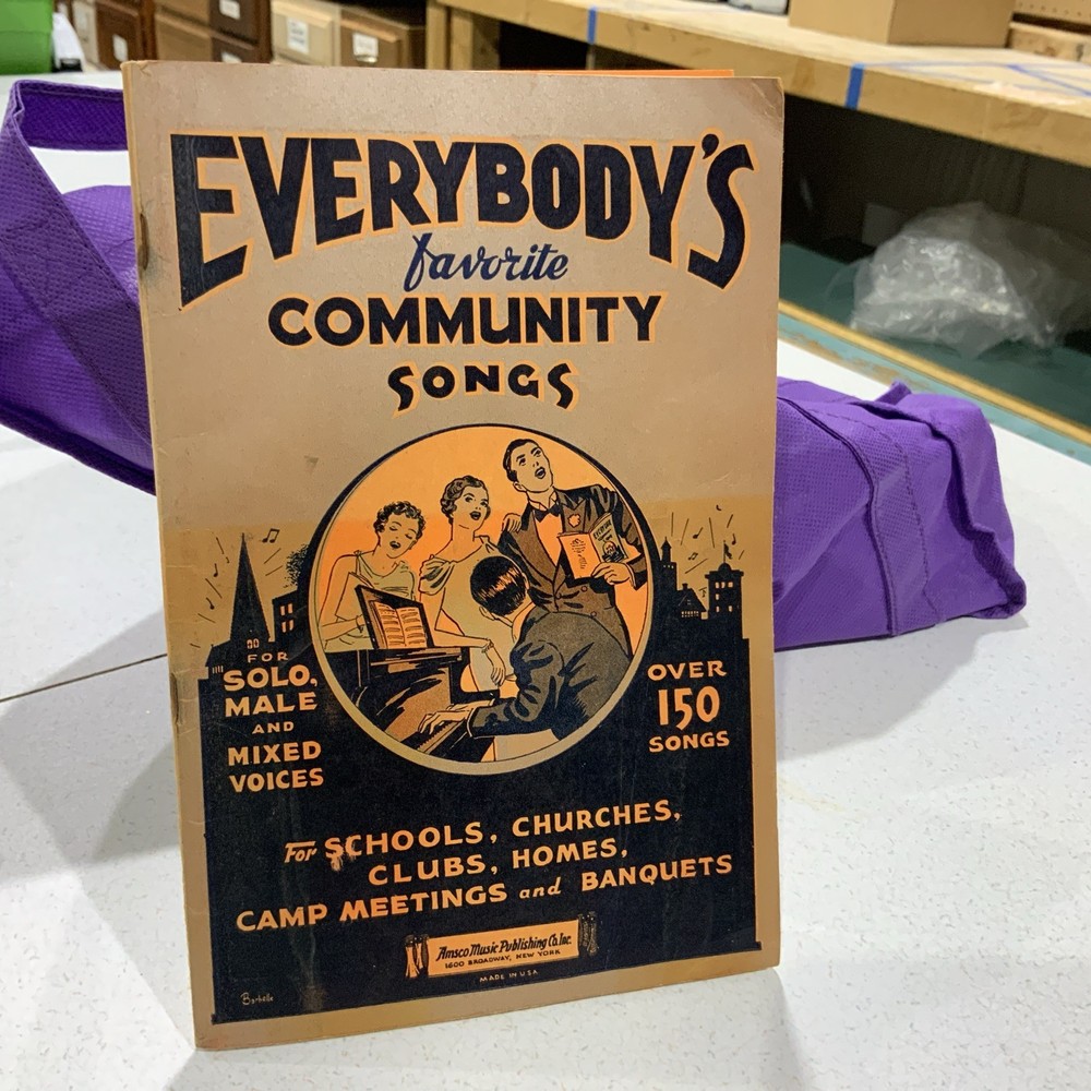 EVERYBODY’S FAVORITE COMMUNITY SONGS Song Book 1935 AMSCO Music Publishing