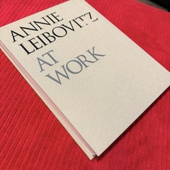 ANNIE LEIBOVITZ AT WORK (Hardcover)