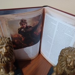 World of Ice and Fire : The Untold History of Westeros and the Game of Thrones