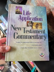 NLT BIBLE LOVER LOT J4: Includes several 1996c. Life Application Study, Journal