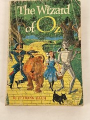 Wizard of Oz Paperback Book 1968, Printed in the USA, 156 pages 7.75×5″