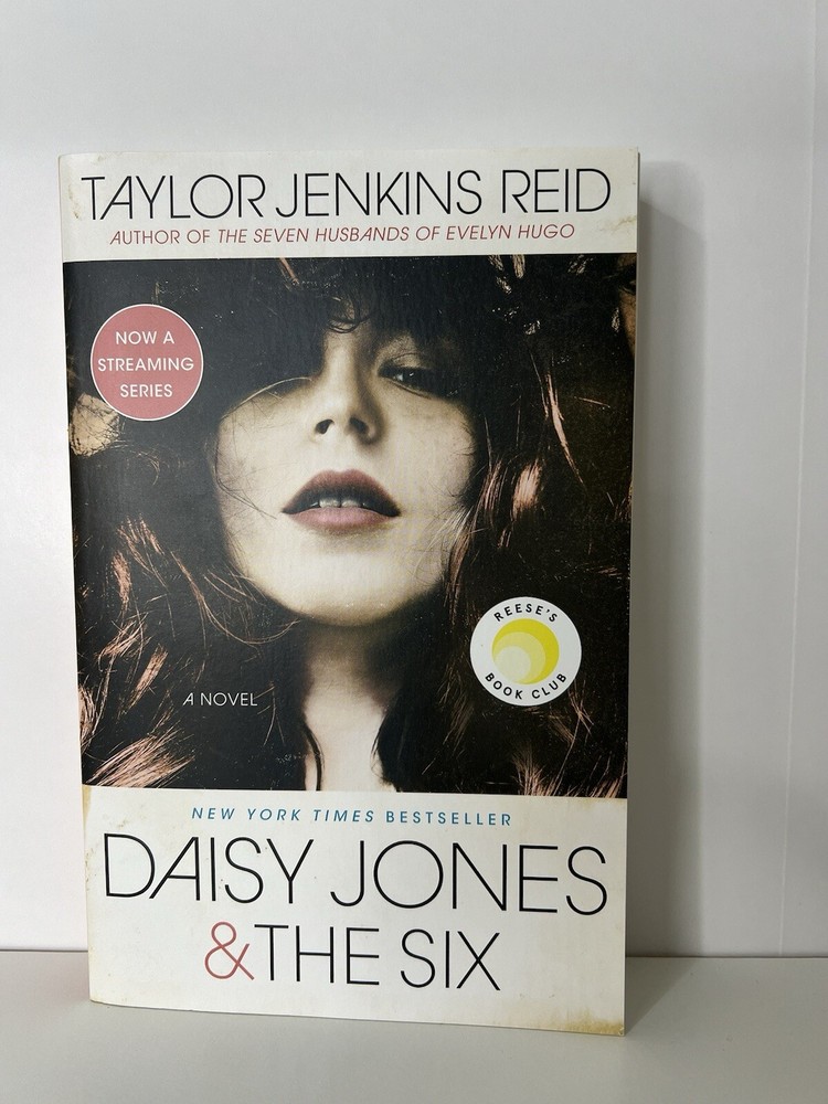 Daisy Jones and the Six : A Novel by Taylor Jenkins Reid (2020, Trade Paperback)