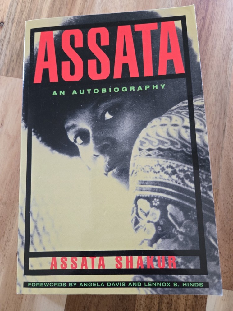 Assata Shakur Assata: An Autobiography Lawrence Hill Books PB