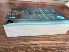 The Nightingale: A Novel – Paperback Book Hannah, Kristin – VERY GOOD Condition