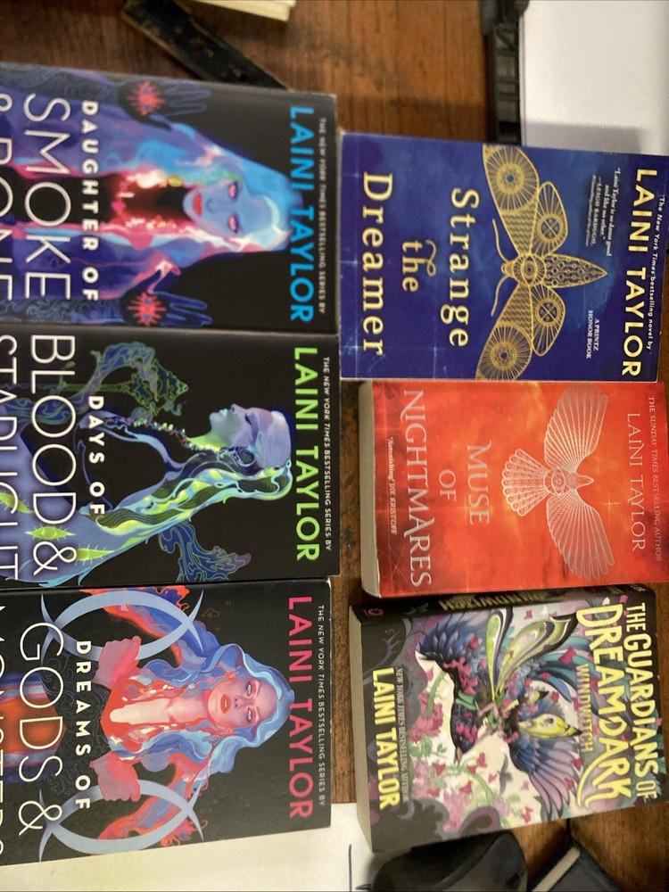 Daughter of Smoke and Bone Trilogy Tpb Lot Laini Taylor With 3 Extras!!