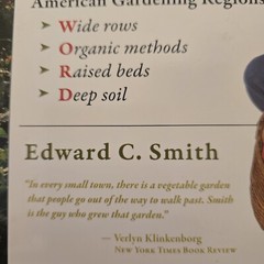 Book, The Vegetable Gardners Bible, Edward C. Smith 2009 352 Pages