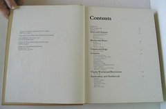 THE COLLECTORS’ ENCYCLOPEDIA OF ANTIQUES PHOEBE PHILLIPS 704 PAGES 1976 HBDJ