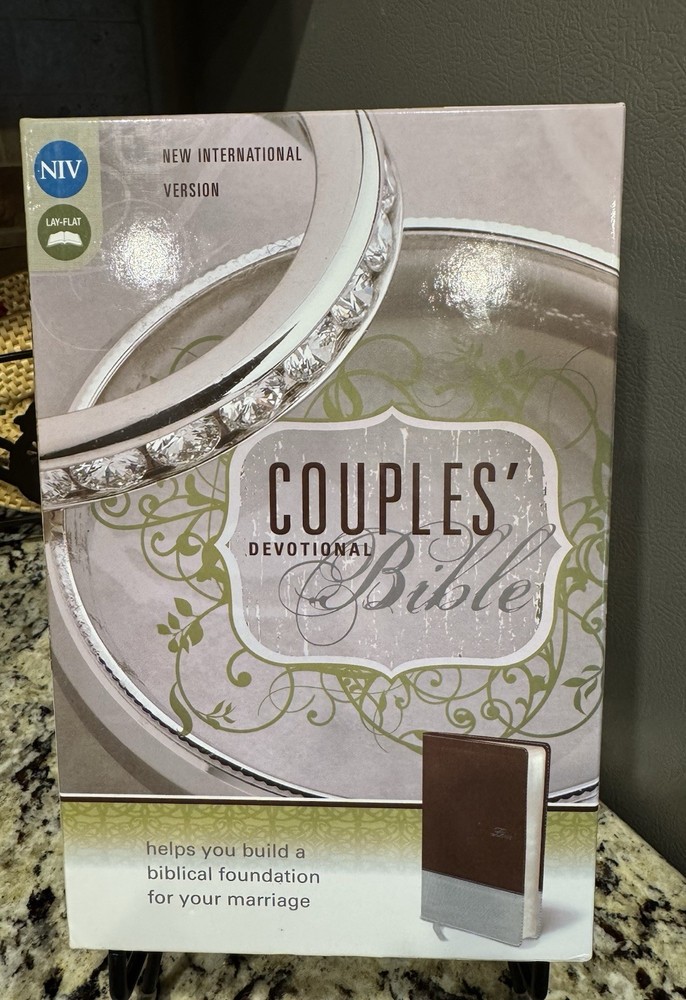 NWT in box Zondervan NIV Couples’ Devotional Bible Brown/Silver Leathersoft 2012