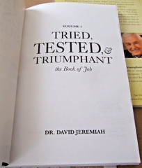 DR. DAVID JEREMIAH STUDY GUIDES TRIED, TESTED & TRIUMPHANT 2010 VOL 1-2 +CD