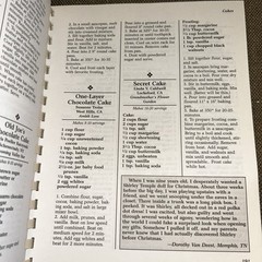 A Quilter’s Christmas Cookbook – Louise Stoltzfus & Dawn J Ranck ~ 348 Pages