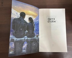 Perfect Book Gift for Christmas – Onyx Storm, Paperback