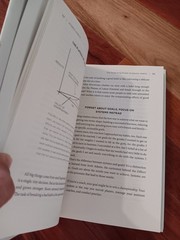 Atomic Habits: An Easy & Proven Way to Build Good Habits & Break Bad Ones