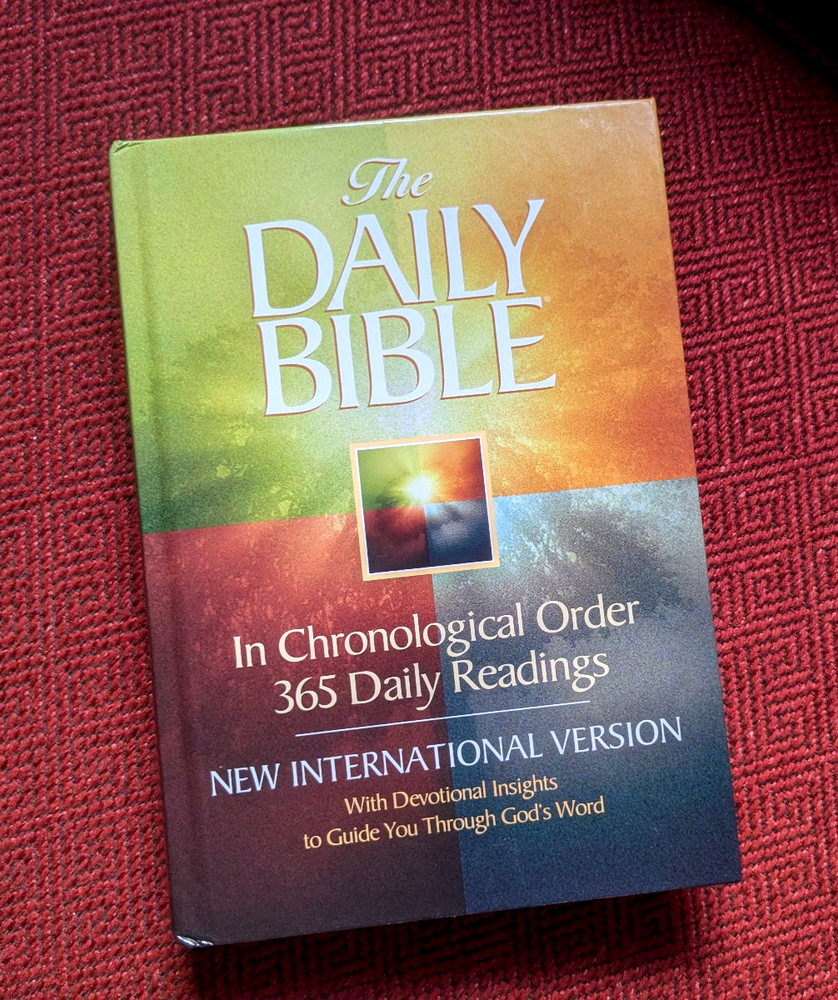 Daily Bible In Chronological Order 365 Daily Readings NIV – FAST SHIPPING