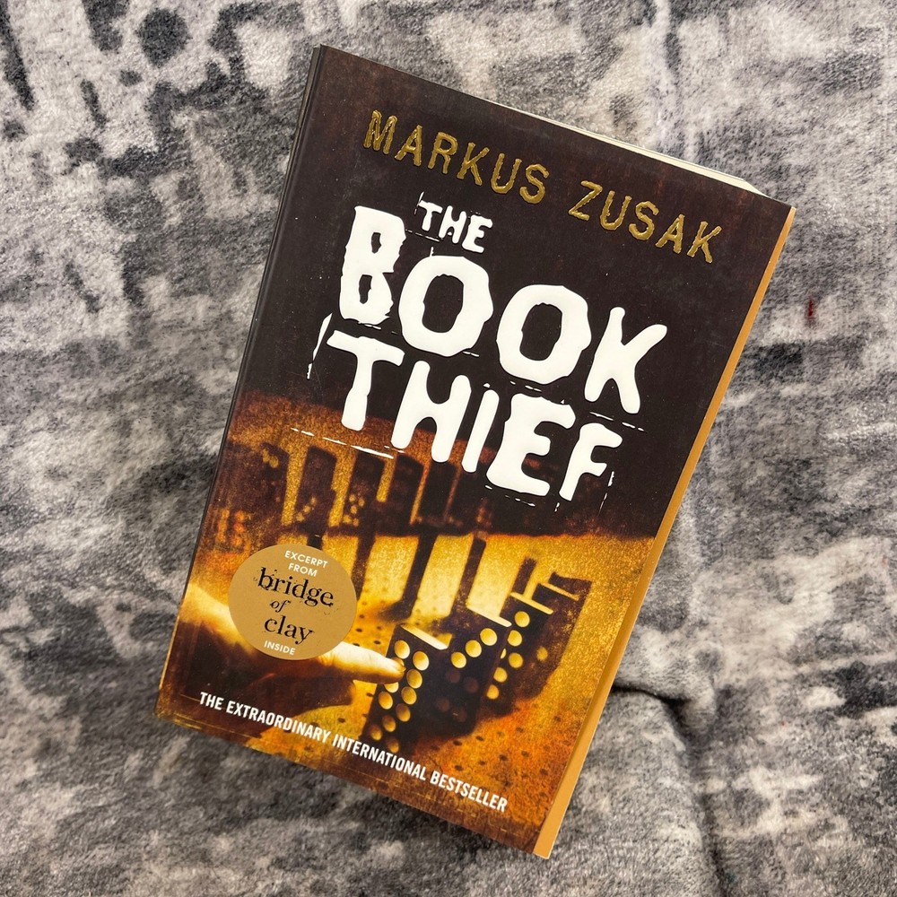 Markus Zusak The Book Thief Paperback Historical Fiction Novel WWII Bestseller