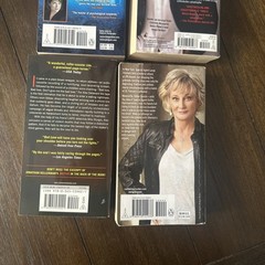 Lot of 4 paperbacks books