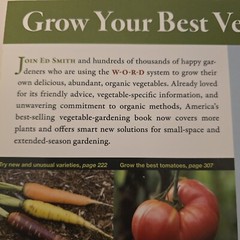 Book, The Vegetable Gardners Bible, Edward C. Smith 2009 352 Pages