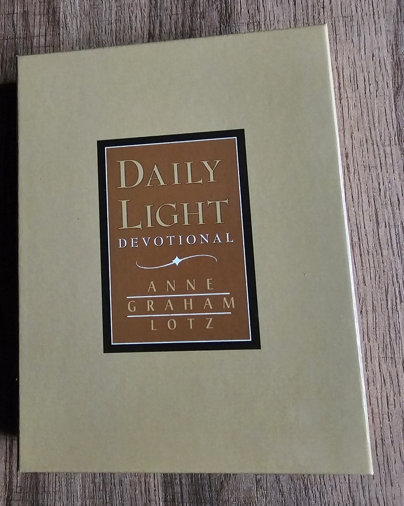 Daily Light Devotional by Anne Graham Lotz: Brand New Tan Color