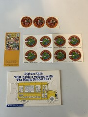 Lot of 9 Vintage Magic School Bus Books…5 Paperback…3 Hardcover…Extras…Stickers