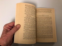 МАШИНА ВРЕМЕНИ ~ ВОЙНА МИРОВ ~ РАССКАЗЫ ~ H G Wells ~ 221 Pages ~ Москва 1983