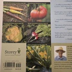 Book, The Vegetable Gardners Bible, Edward C. Smith 2009 352 Pages