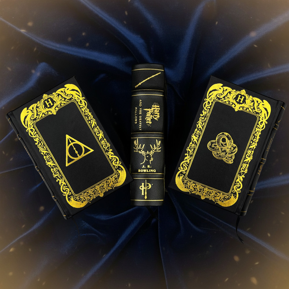 Harry Potter and the Deathly Hallows [Premium Leather Bound]