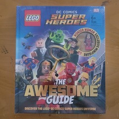 LEGO DC Super Heroes Awesome Guide book: exclusive Wonder Woman minifigure *new*