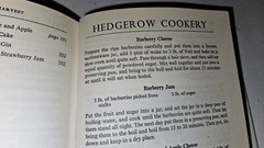 The English Cookery Book, Lucie G. Nicoll, 1963 – Great Condition HC 381 pages