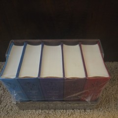 George R.R. Martin A Song of Ice and Fire Leather Cloth 5 Book Boxed Set Sealed
