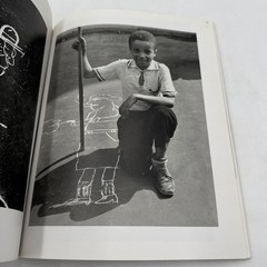 Helen Levitt In The Street 1987 1st Edition PB Chalk Drawings Messages Duke