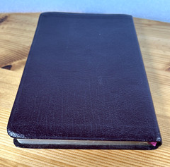 KJV Ultraslim Bible Burgundy Bonded Leather Belgium Print 2015BGM Clean VG+