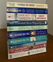 RANDOM LOT of 10 COZY MYSTERY MYSTERIES Paperbacks Women Sleuths Women Authors