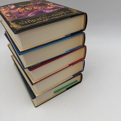 Land of Stories Hardcover Gift Set by Chris Colfer (2016, Hardcover) Vol. 1-5