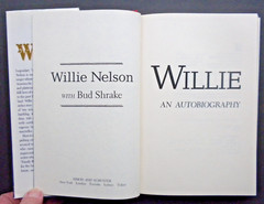 WILLIE NELSON Singer songwriter AN AUTOBIOGRAPHY 1st edition 1988 HCDJ 334 pages