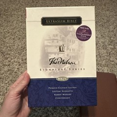 Thomas Nelson Signature Series Ultraslim NKJV Bible Premium Calfskin British Tan