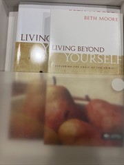 LIVING BEYOND YOURSELF – LEADER KIT – BETH MOORE – 6 DVD/BOOK /LEADER GUIDE